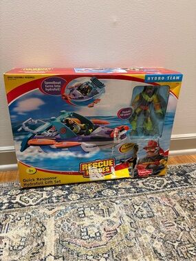 Fisher-Price Rescue Heroes Quick Response Hydrofoil Gift Set - Gil Gripper - NEW